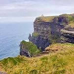 מלון Cliffs Of Moher 4*