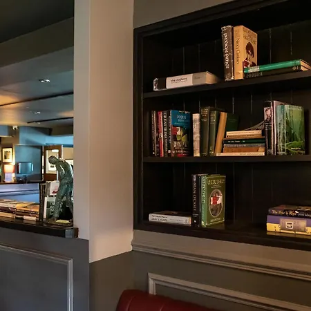 Cliffs Of Moher Hotell